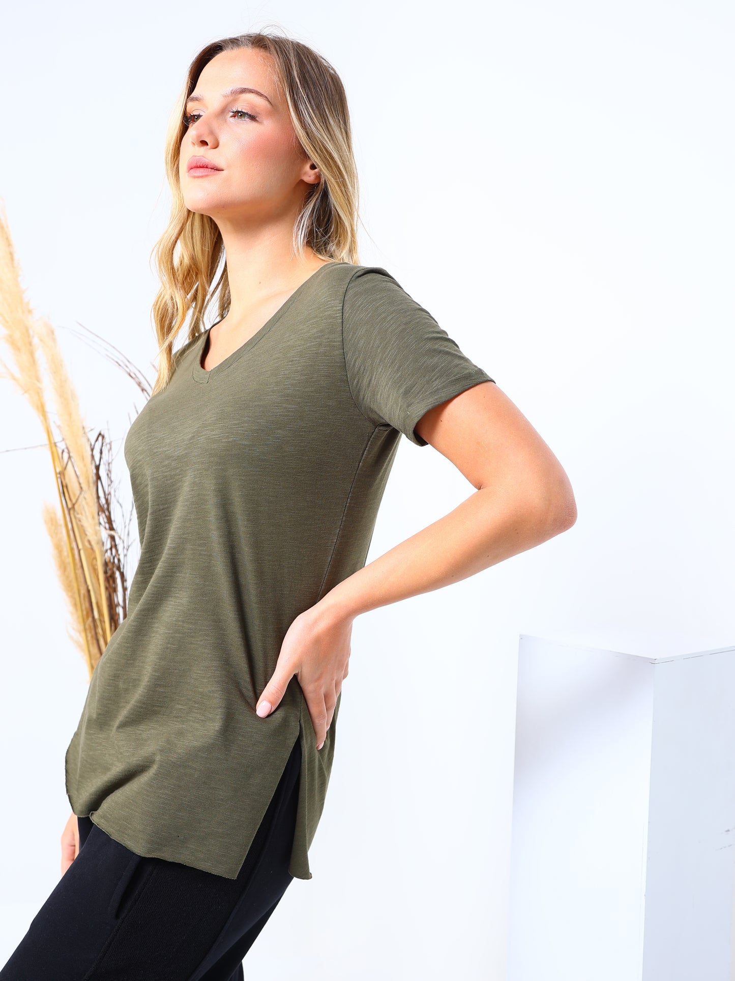 W Neck Slit Side