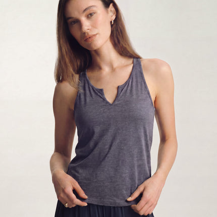 Collection image for: Notch Neck