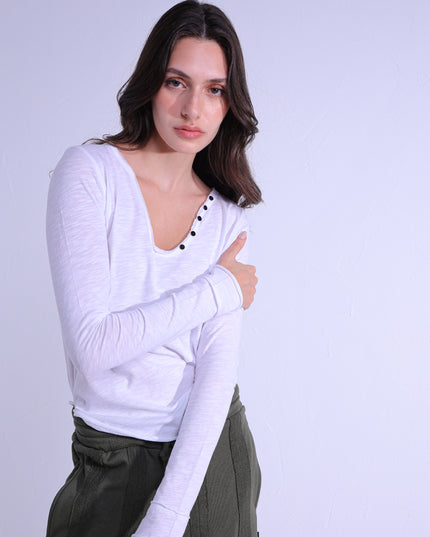 Buttoned V Long-Sleeves