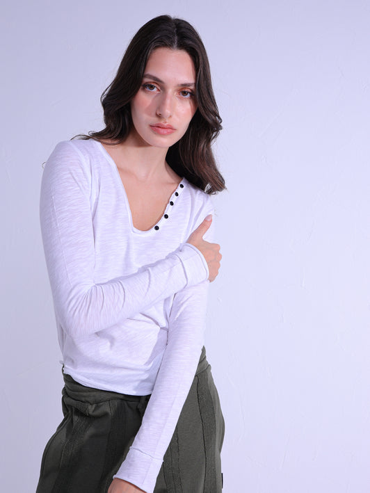 Buttoned V Long-Sleeves