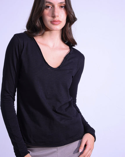 Buttoned V Long-Sleeves