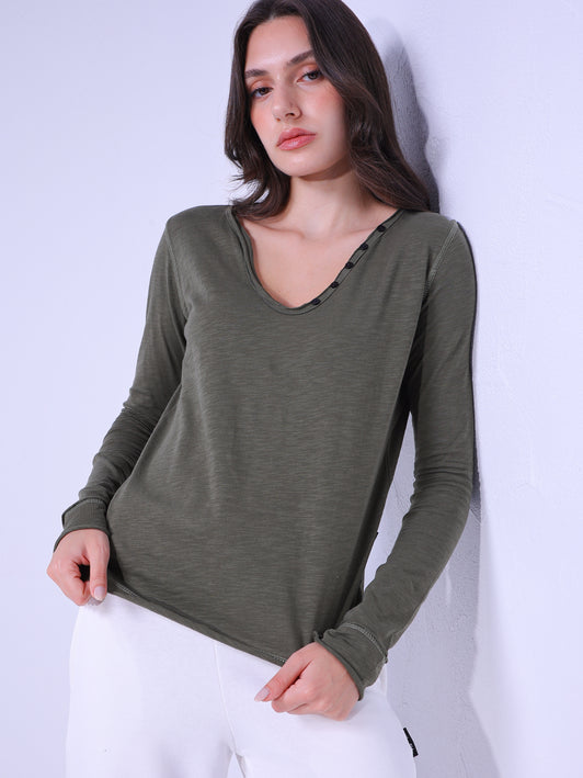 Buttoned V Long-Sleeves