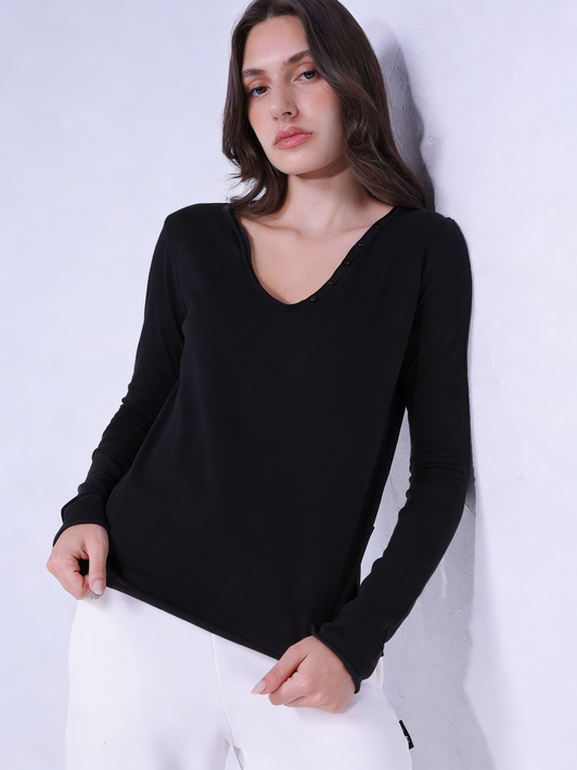 Buttoned V Long-Sleeves
