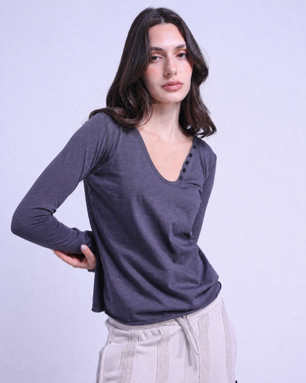 Buttoned V Long-Sleeves