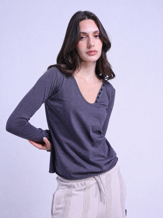 Buttoned V Long-Sleeves